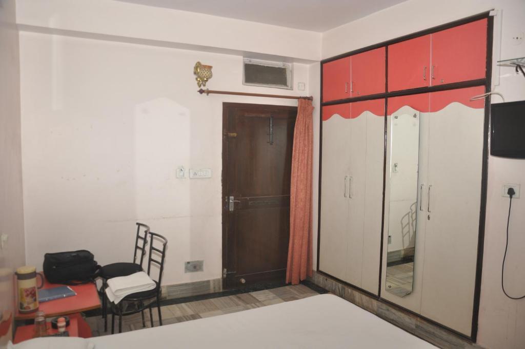 Aapnni Hotel Jaipur Quarto foto